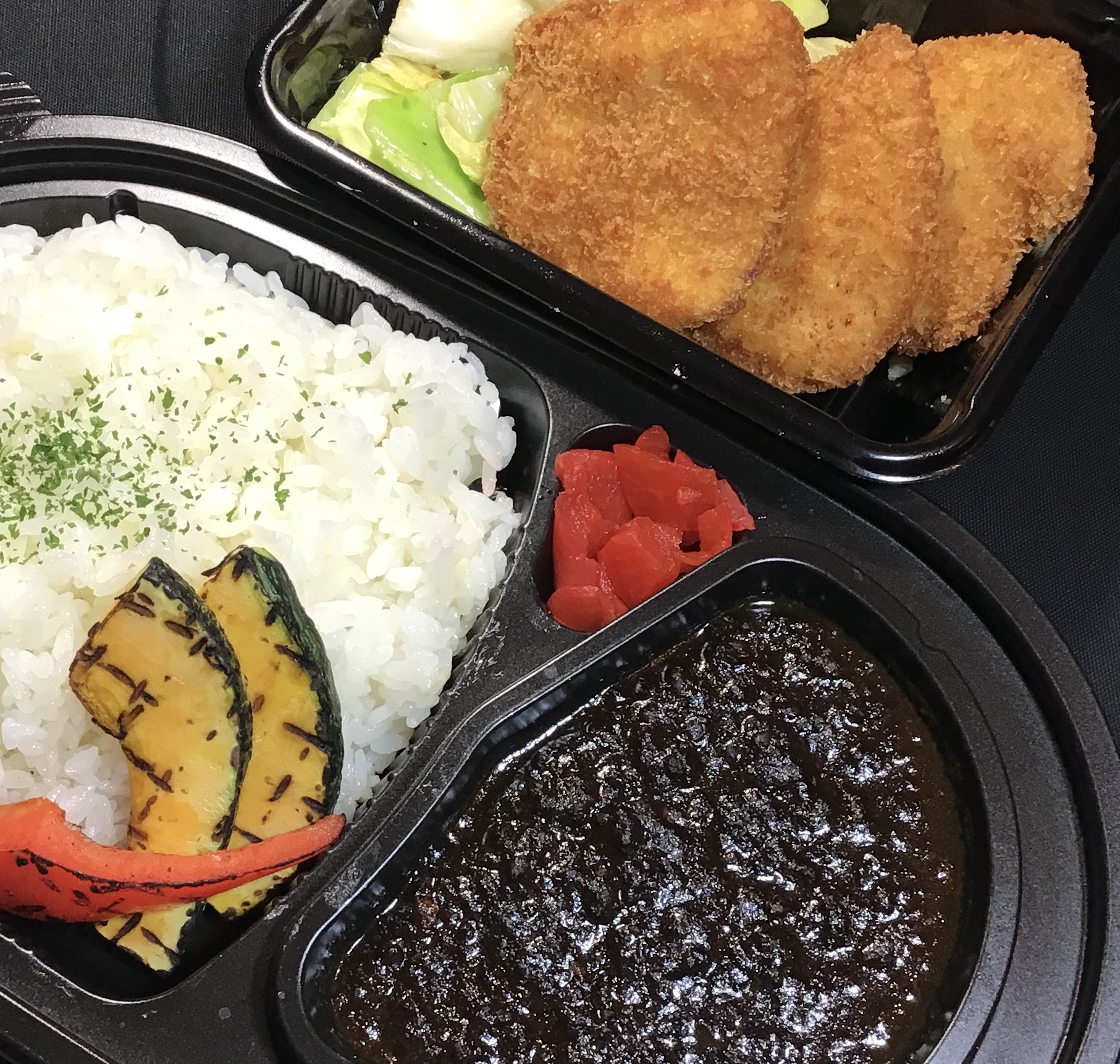 挽き肉の黒マサラカレー&チキン南蛮フライ グリル野菜添え